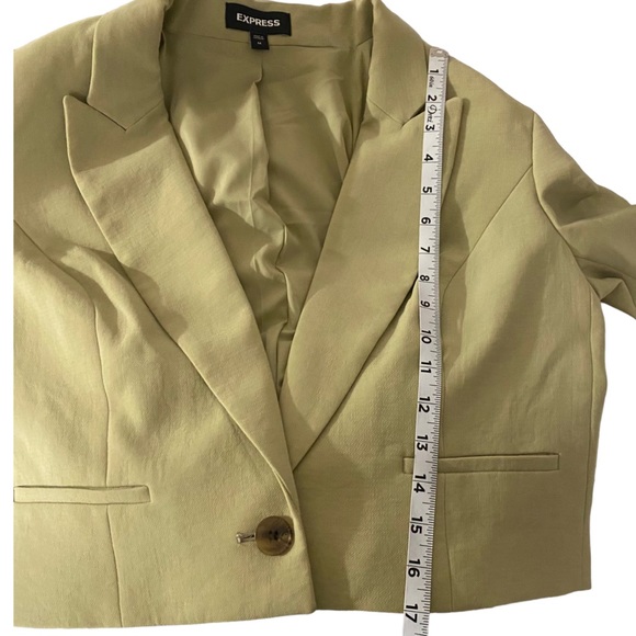 Express Size Medium Peak Lapel One Button Cropped Blazer/Jacket in Light Green - Picture 14 of 15